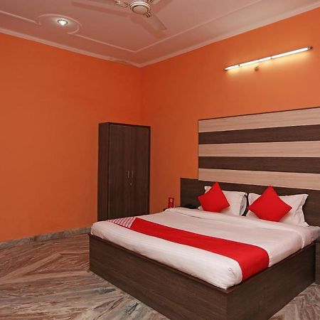 Oyo Hotel Krishna Greens Mathura Εξωτερικό φωτογραφία